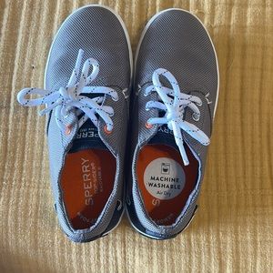 Worn once boys Sperry shoes size 13